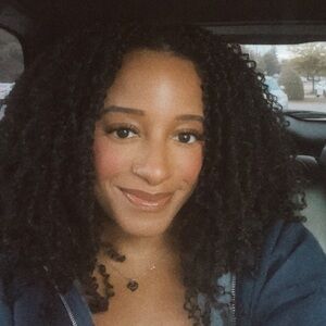 Meet your Posher, Lakia